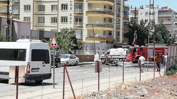 Reyhanlı'da araçta bomba patladı: Üç kişi öldü