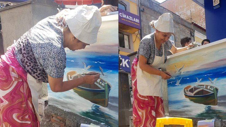 Kadınlar Trabzon sokaklarına resim yapıyor