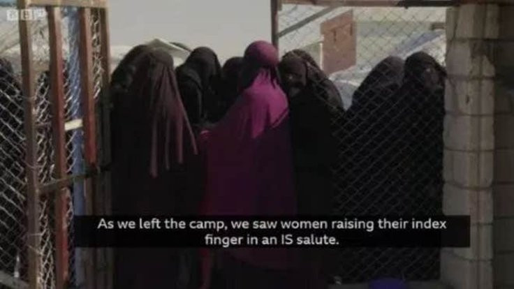 BBC, 'SDG kampında IŞİD selamı' haberi için özür diledi