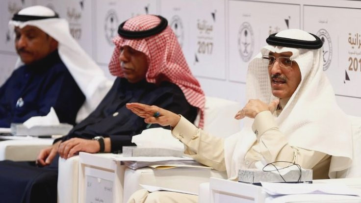 Suudiler ve gelecek: Petrol gelirleri maaşları karşılamıyor