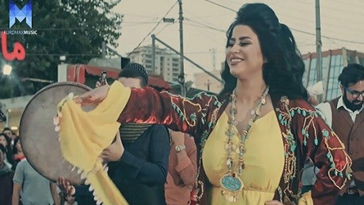 Kürdistan'da kadın şarkıcıya hakaret eden din görevlisi 'özür diledi'