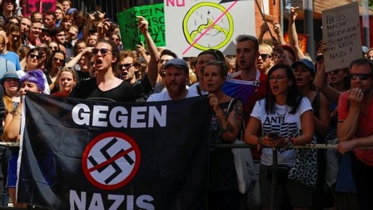 Alman basını: Kürtlere baskın, Neonazilere sabır