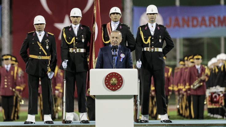 Erdoğan: Görevden alınanların yaptığı siyaset değil