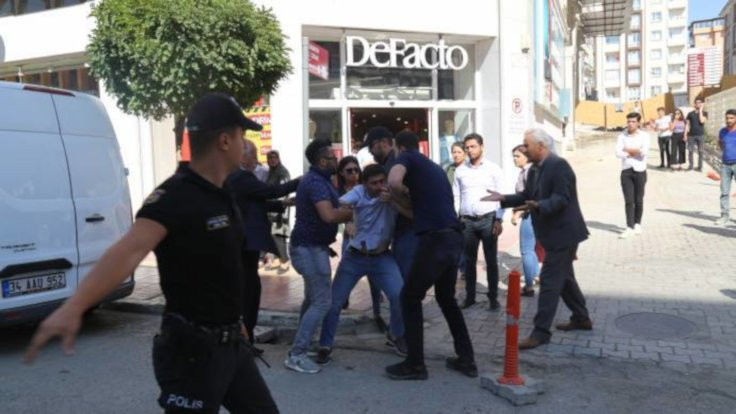 Van'da polis milletvekillerine gaz sıkıp darp etti