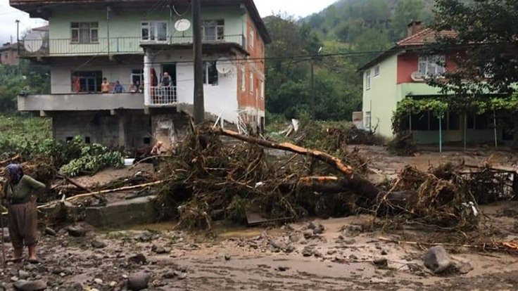 Zonguldak'ta sağanak yağmur: 10 kişi kurtarıldı