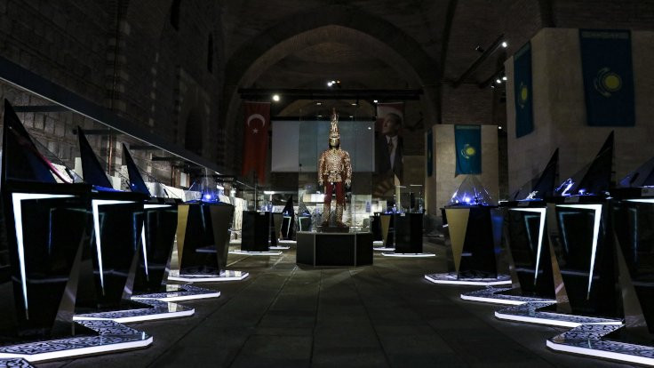 2 bin 500 yıllık 'Altın Elbiseli Adam' Türkiye'de