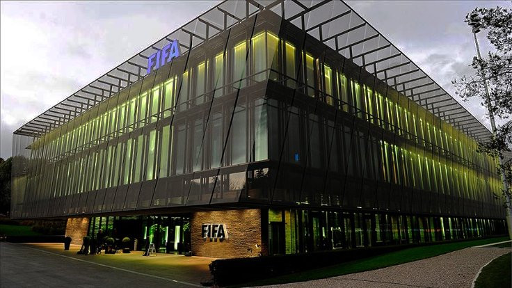 FIFA, futbolcu kiralanması ve menajer ücretlerine sınırlama getiriyor