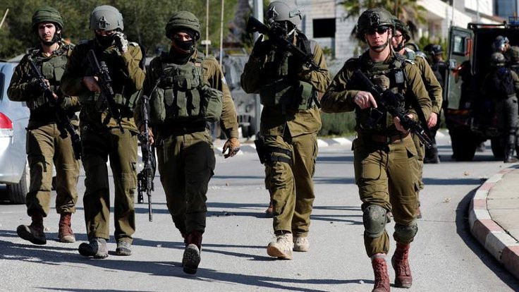 Batı Şeria baskınında 14 Filistinli gözaltında