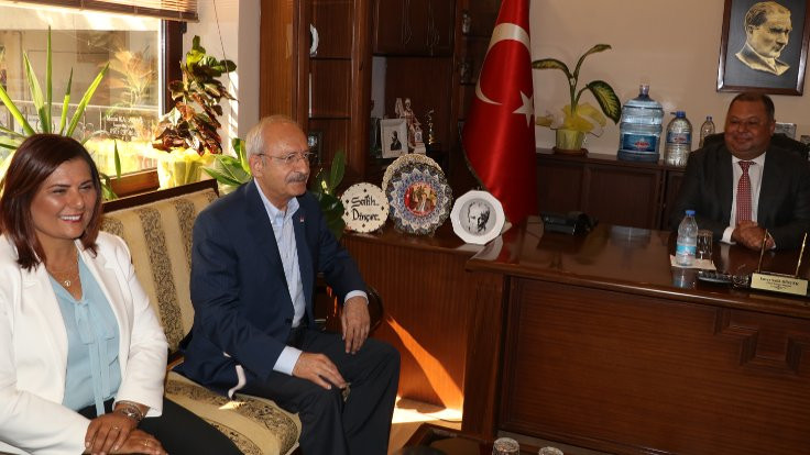 Kılıçdaroğlu: İmamoğlu israfı görsünler diye araçları sergiledi