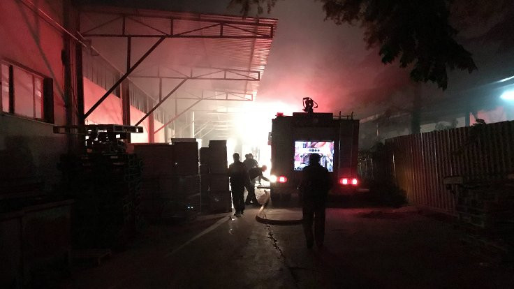 Manisa'da radyatör fabrikasında yangın
