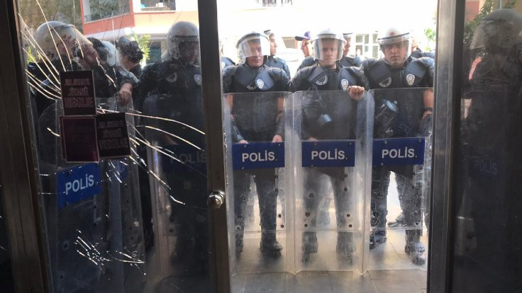 HDP Diyarbakır binası ablukada