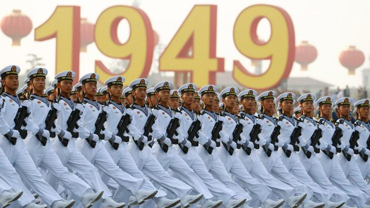 Çin kuruluşunun 70'inci yılını kutluyor