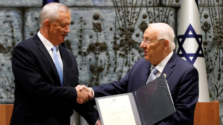 İsrail'de Netanyahu dönemine ara: Hükümet kurma görevi rakibi Gantz'a verildi