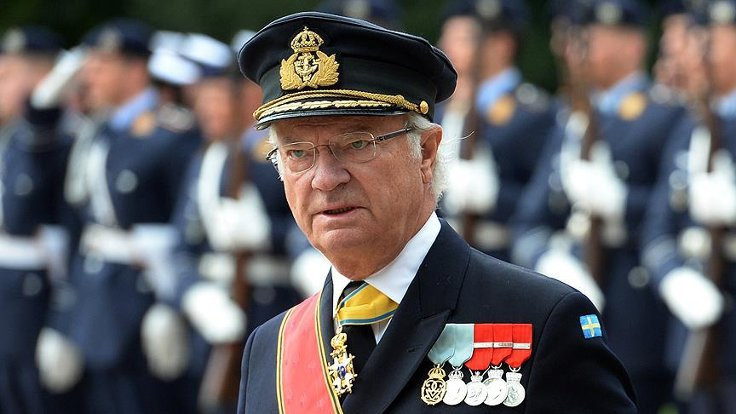 İsveç Kralı 5 torununu 'kraliyet dışı' bıraktı