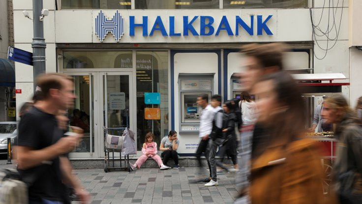 Bloomberg: Trump, Erdoğan'ın ricasıyla Halkbank için araya girdi