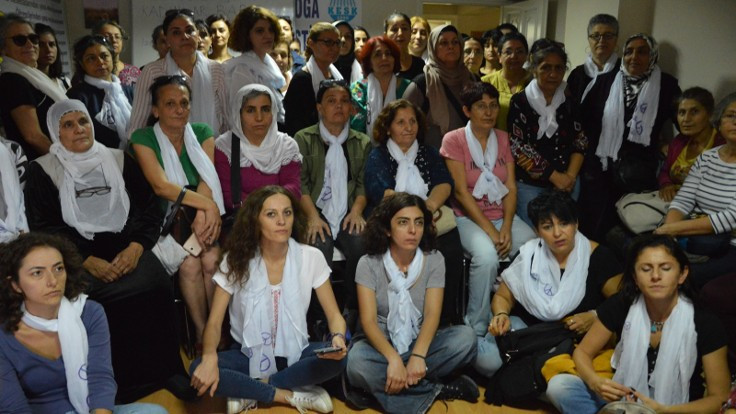 İzmir Kadın Platformu: Barıştan yanayız