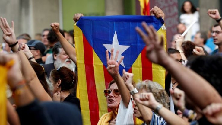İspanya'da Katalan liderlere hapis cezası
