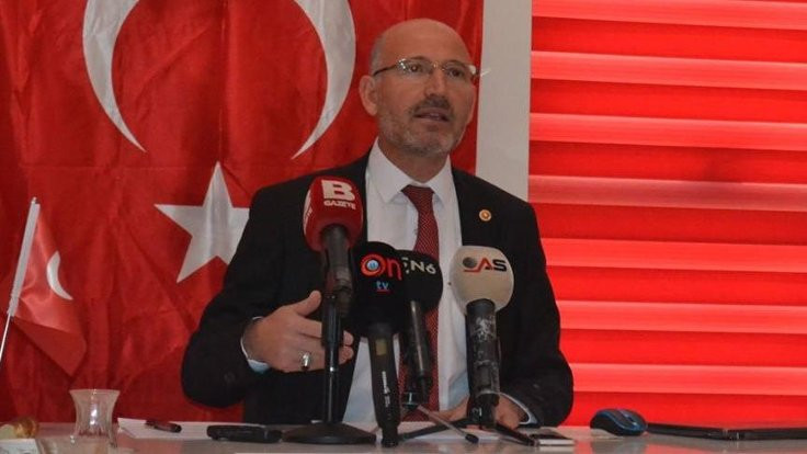 AK Parti'de Davutoğlu istifası: Çıkar için siyaset yapanlara zemin hazırlandı