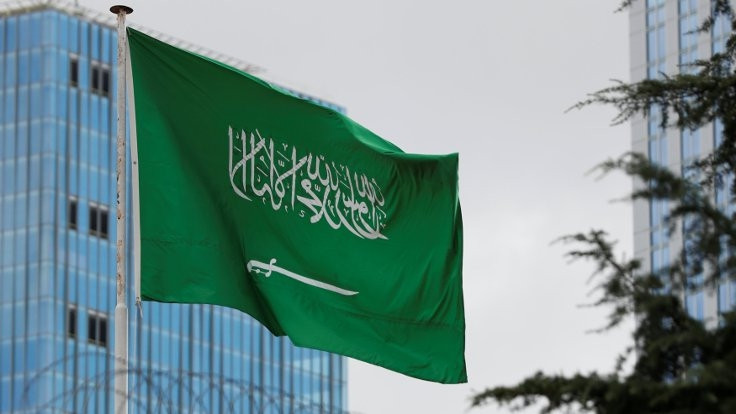 Suudi Arabistan'da iki bakan görevden alındı