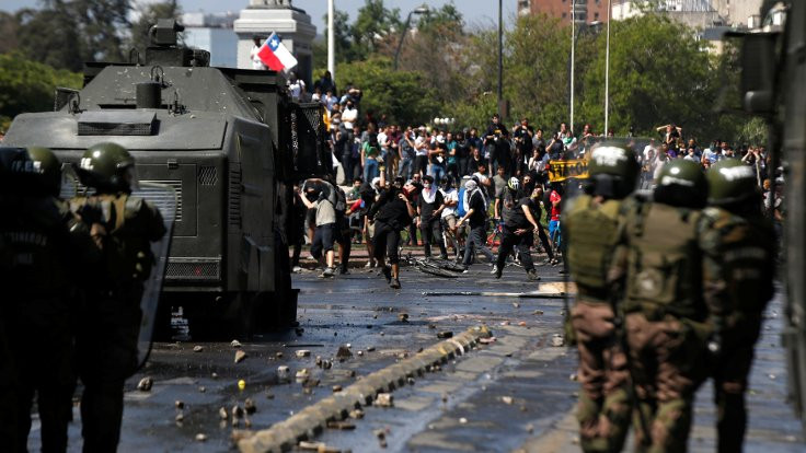 Şili protestolarında sekiz kişi öldü, 1400'den fazla kişi gözaltında