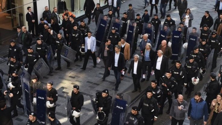 HDP'li vekillere polis ablukası: Tüm dünya görsün