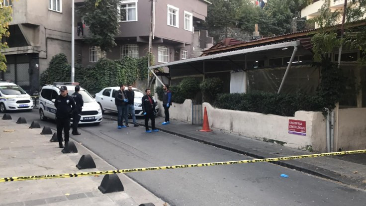 Beyoğlu'nda kahvehaneye silahlı saldırı: 1 kişi öldü