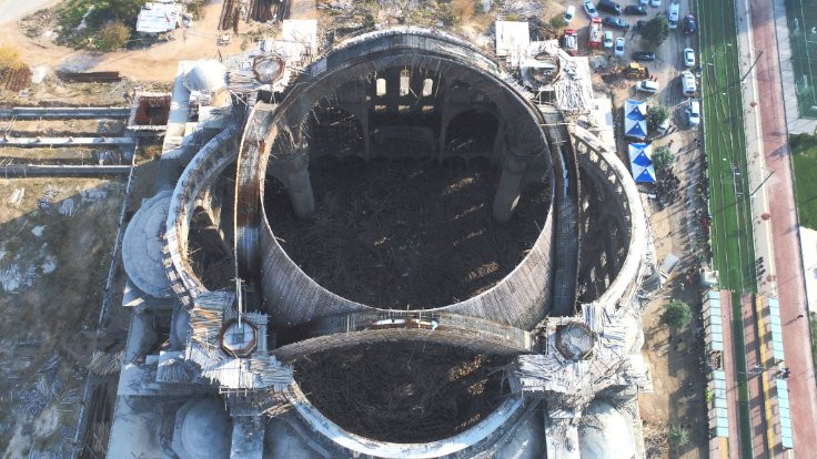 Cami inşaatı çöktü: Mühendis hâlâ enkaz altında