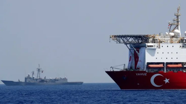 İddia: Türk donanması İsrail gemisini Doğu Akdeniz'den çıkardı