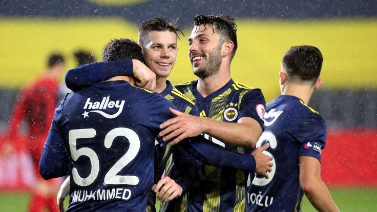 Fenerbahçe farklı kazandı