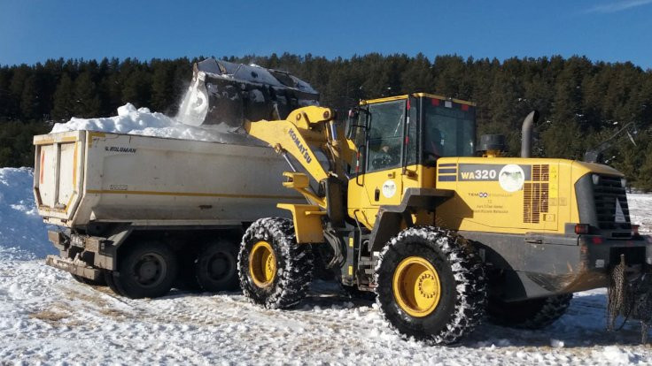 Kars'ta kar yok: Sarıkamış anması için kamyonlarla kar taşınıyor