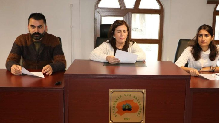 HDP'li Sur Belediye Eş Başkanı gözaltına alındı