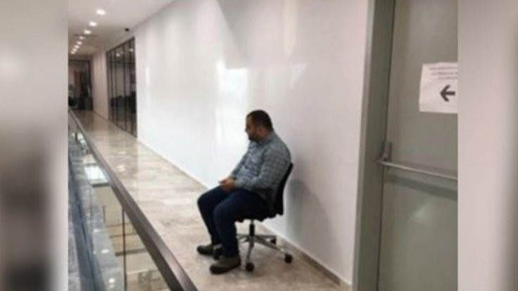 'Tuvalet önünde bekleme cezası' istifa getirdi