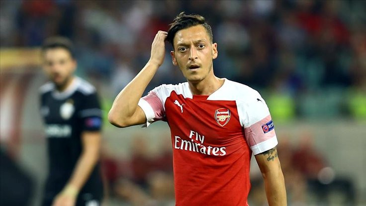 Özil, PES'in Çin sürümünden çıkarılıyor