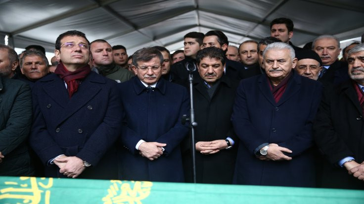 Binali Yıldırım, Ahmet Davutoğlu ve Ekrem İmamoğlu cenazede buluştu
