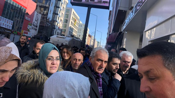 İpekyolu Belediyesi'nde HDP'li meclis üyeleri toplantıya alınmadı
