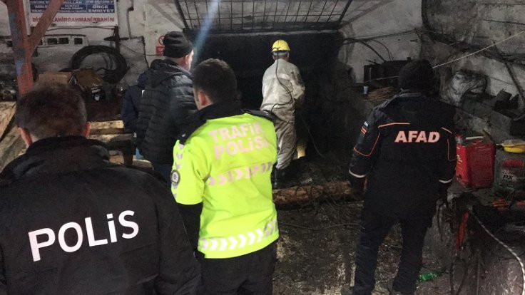 Ruhsatsız madende göçük altında kalan iki işçi öldü