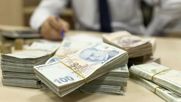 Hazine 4,4 milyar lira borçlandı