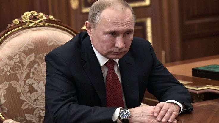 Rusya'da hükümetin istifası ne anlama geliyor?