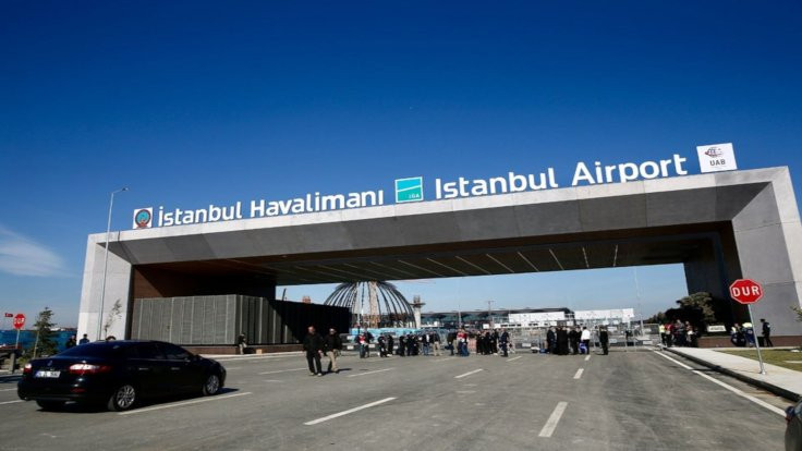 Havalimanında 36 dil, 80 lehçe var, Kürtçe yok