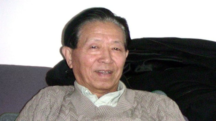 Çin'de SARS'ı ifşa edip Tiananmen için mektup yazınca 'beyni yıkanan' 88 yaşındaki emekli general ev hapsinde