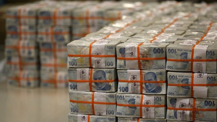 Hazine 3,3 milyar lira borçlandı