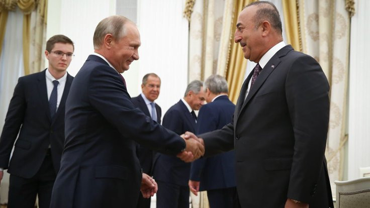 Rus radyosundan Çavuşoğlu anketi