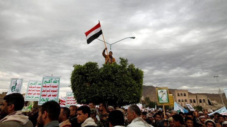 Husiler: Suudi koalisyonuna ait savaş uçağını düşürdük
