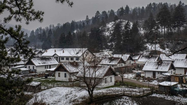 Srebrenitsa’da hayatta kalanlar: Bizi terk ettiler
