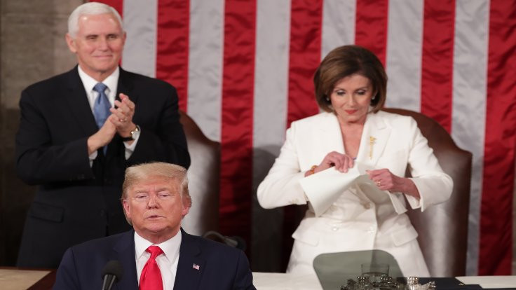 Pelosi, Kongre'de Trump'ın konuşmasını yırttı!