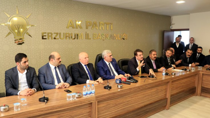 Erzurum'da İYİ Partili 2 belediye meclis üyesi AK Parti'ye geçti