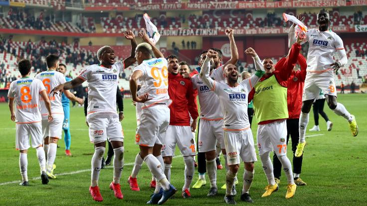 Kupa derbisini Alanyaspor kazandı