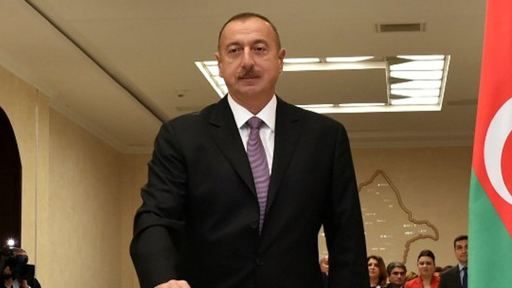 Azerbaycan'da 300 bin çalışana maaş desteği