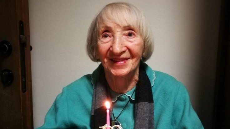 102 yaşındaki kadın taburcu edildi