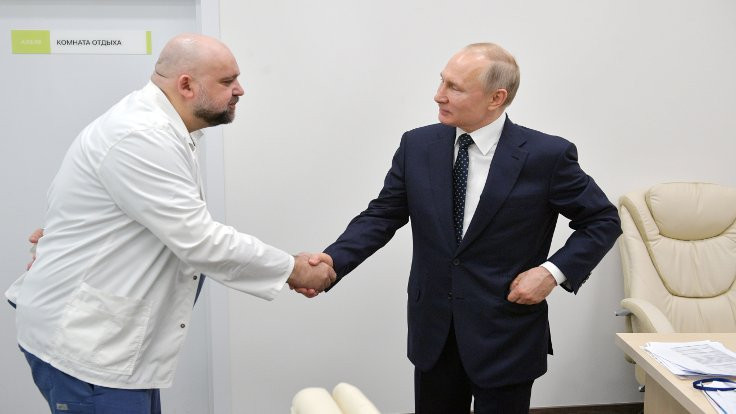 Putin'e hastane gezdiren doktor koronaya yakalandı